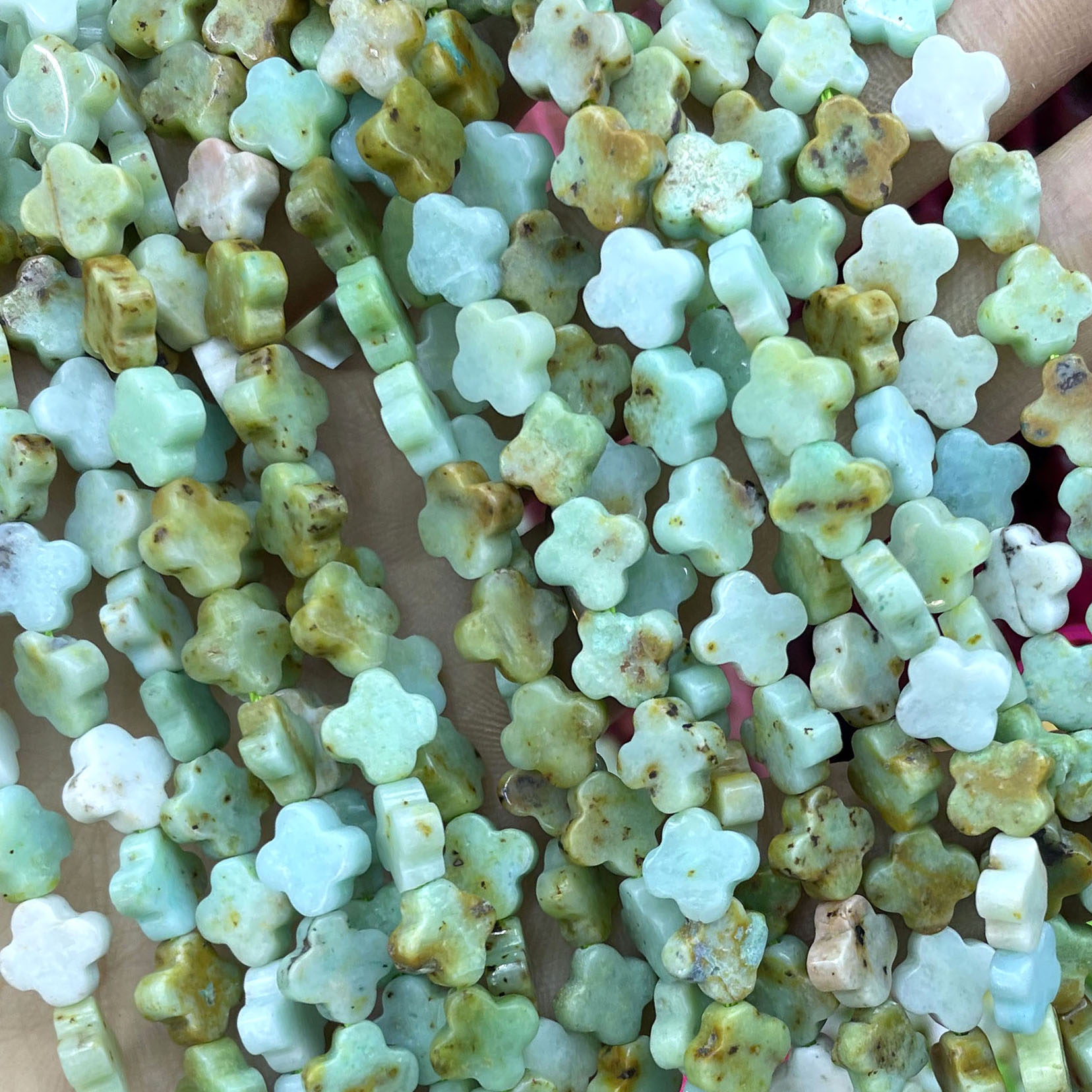 Natural Stone Clover Shape Qua - огляд і ціна Red Clover Flower